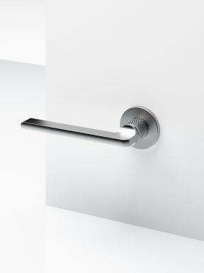 Grint maniglia Mandelli per porta interna elegante con rosetta tonda, finitura cromo lucido